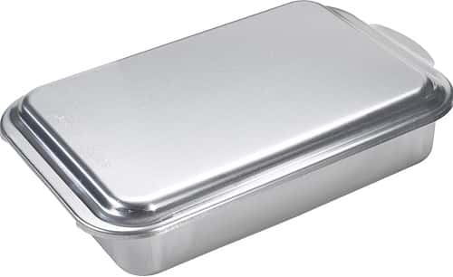 Nordic Ware Classic Metal 9x13 Covered Cake Pan