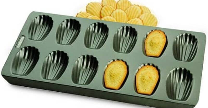 Chicago Metallic Professional Non-Stick Madeleine Pan