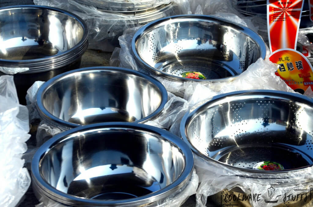 Is it safe to use a scratched stainless steel cookware? Cookware Stuffs